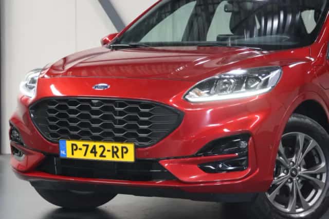Ford Kuga (2022) thumbnail 6