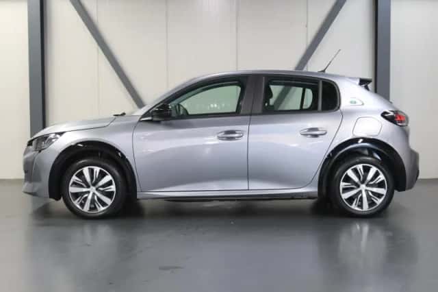 Peugeot e-208 (2023) thumbnail 2