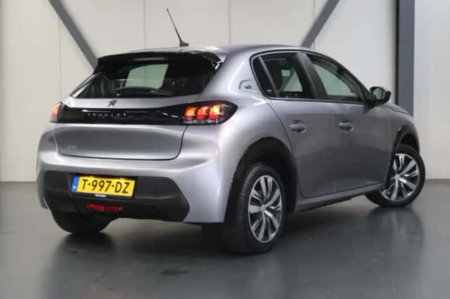 Peugeot e-208 (2023) thumbnail 3
