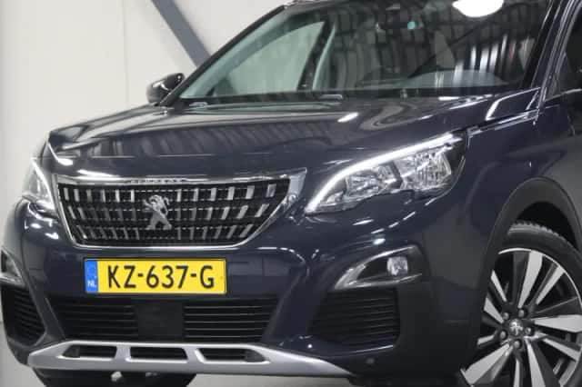Peugeot 3008 (2017) thumbnail 6