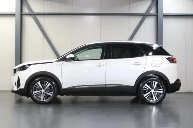 Peugeot 3008 (2021) thumbnail 2