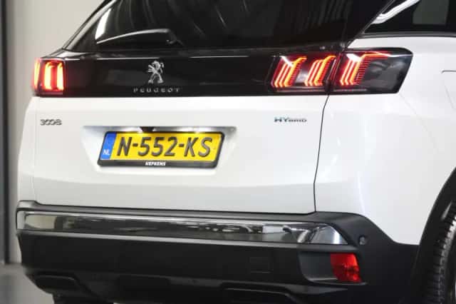 Peugeot 3008 (2021) thumbnail 6