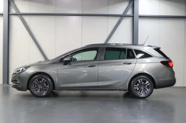 Opel Astra (2019) thumbnail 2