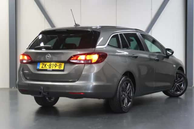 Opel Astra (2019) thumbnail 3