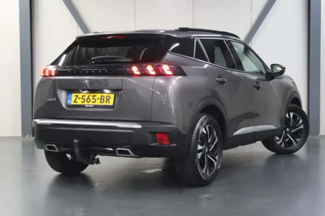 Peugeot 2008 (2022) thumbnail 3