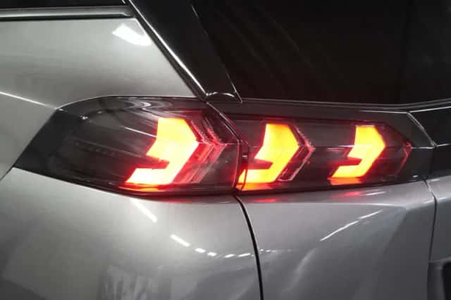 Peugeot 2008 (2022) thumbnail 4