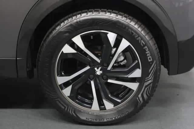 Peugeot 2008 (2022) thumbnail 5