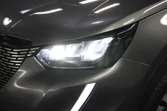 Peugeot 2008 (2022) thumbnail 6