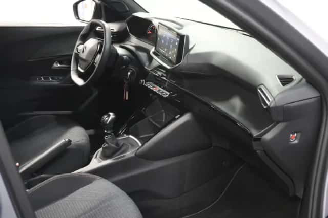 Peugeot 2008 (2025) thumbnail 6