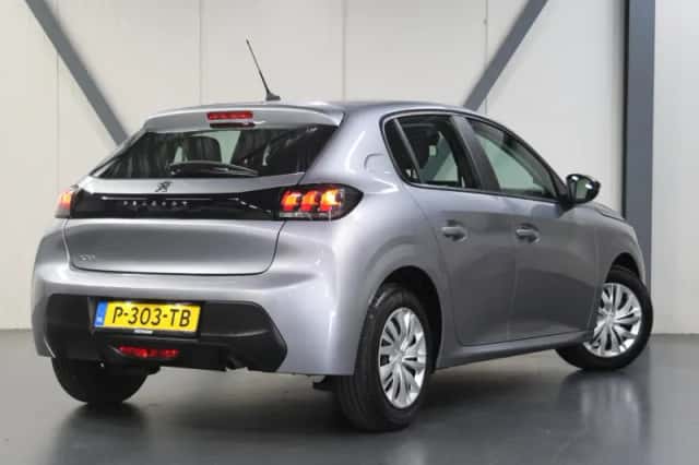 Peugeot 208 (2022) thumbnail 3