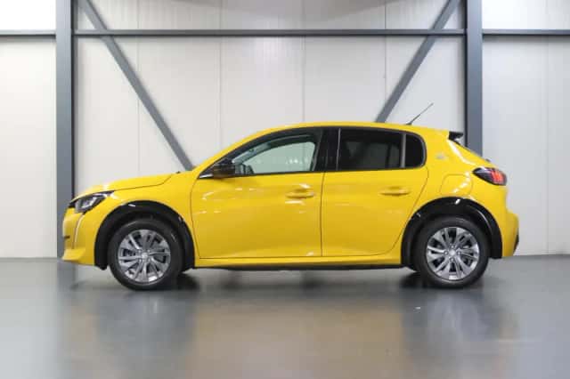 Peugeot e-208 (2022) thumbnail 2