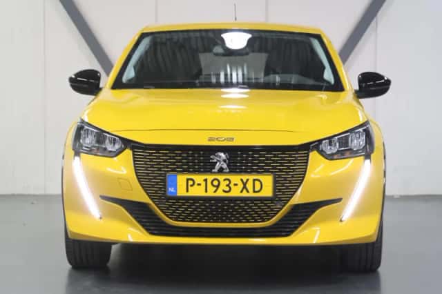 Peugeot e-208 (2022) thumbnail 5