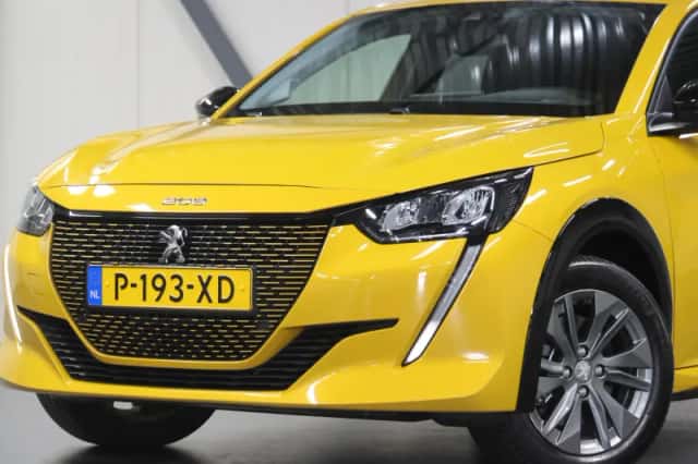 Peugeot e-208 (2022) thumbnail 6