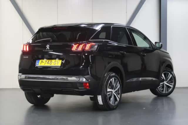 Peugeot 3008 (2022) thumbnail 3
