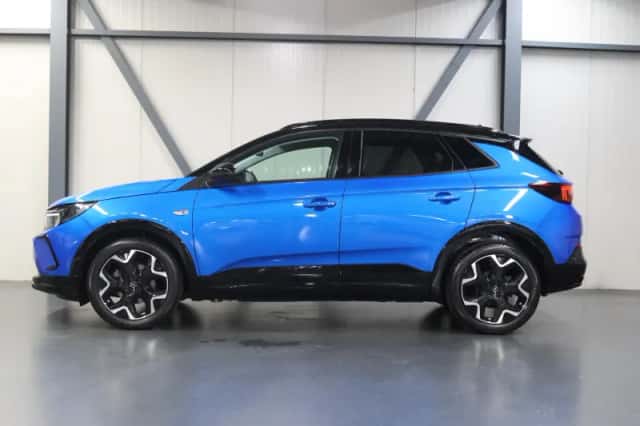 Opel Grandland (2023) thumbnail 2