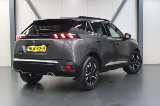 Peugeot 2008 (2023) thumbnail 3