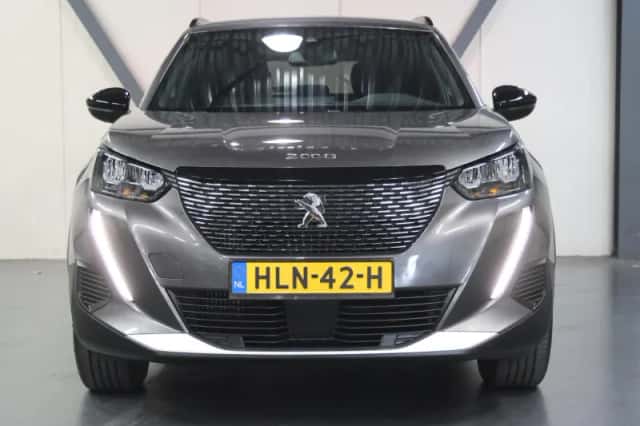 Peugeot 2008 (2023) thumbnail 4