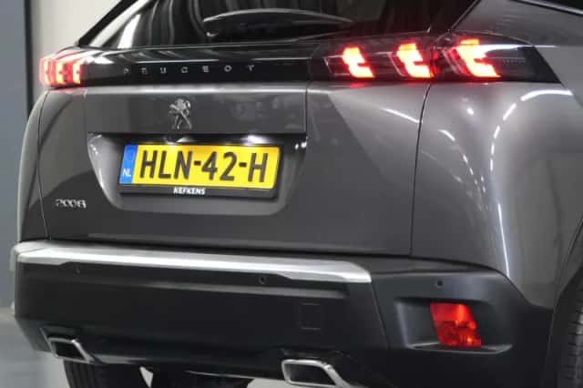 Peugeot 2008 (2023) thumbnail 6