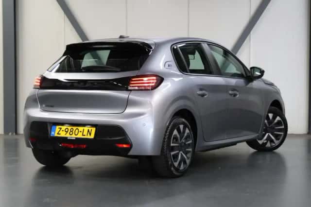 Peugeot e-208 (2024) thumbnail 3