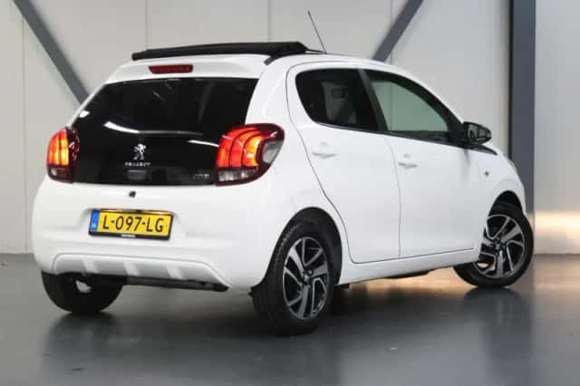 Peugeot 108 (2021) thumbnail 3