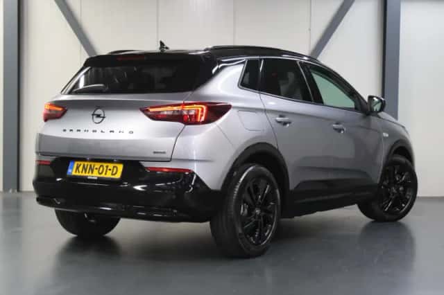 Opel Grandland (2023) thumbnail 3