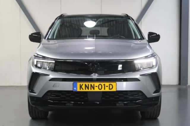Opel Grandland (2023) thumbnail 4