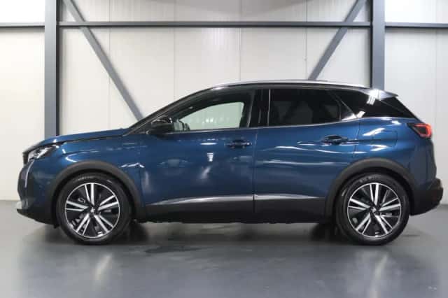 Peugeot 3008 (2021) thumbnail 2