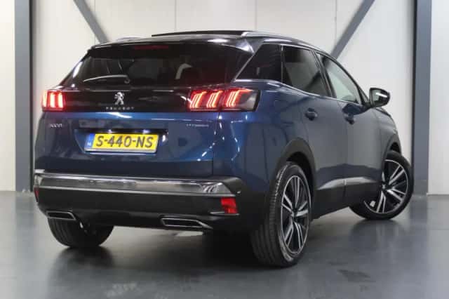 Peugeot 3008 (2021) thumbnail 3