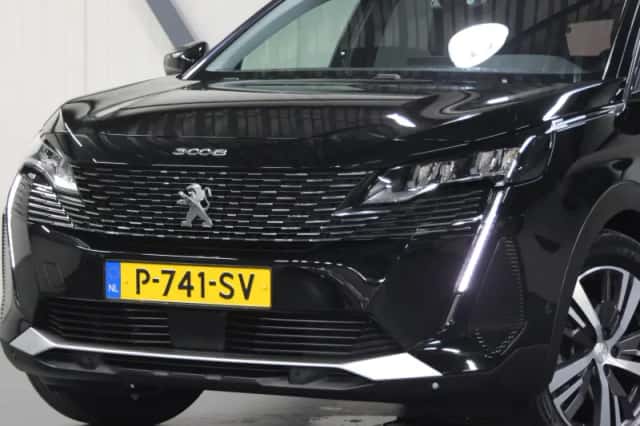Peugeot 3008 (2022) thumbnail 6