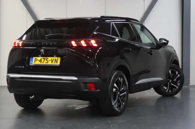 Peugeot e-2008 (2022) thumbnail 3