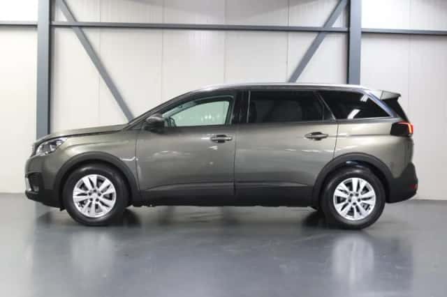 Peugeot 5008 (2019) thumbnail 2
