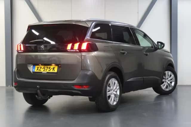 Peugeot 5008 (2019) thumbnail 3