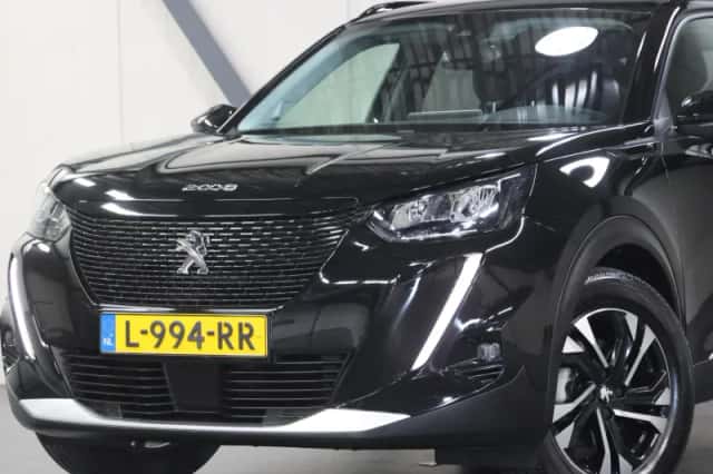 Peugeot e-2008 (2021) thumbnail 5