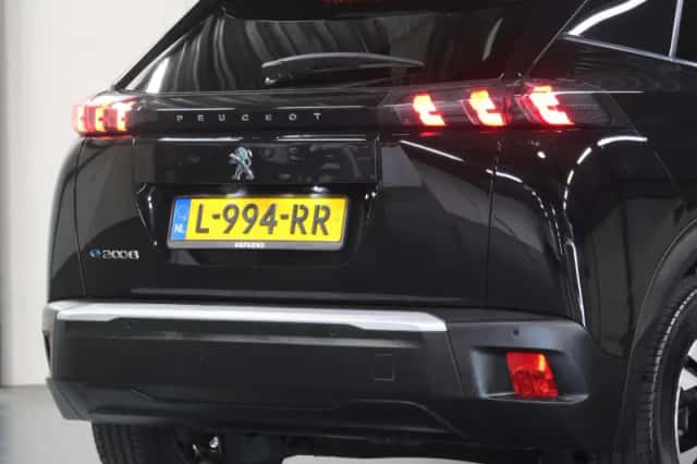 Peugeot e-2008 (2021) thumbnail 6