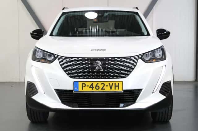 Peugeot e-2008 (2022) thumbnail 5