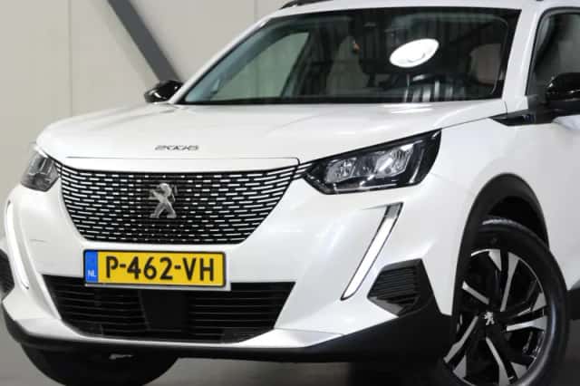Peugeot e-2008 (2022) thumbnail 6