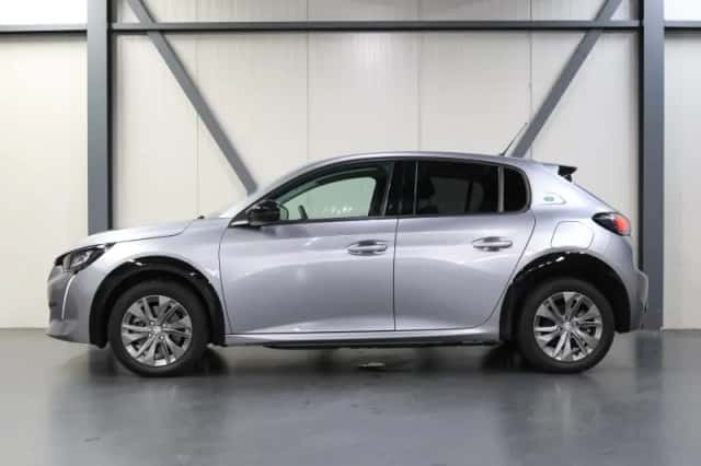 Peugeot e-208 (2023) thumbnail 2
