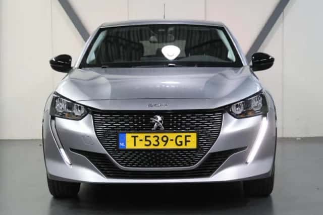 Peugeot e-208 (2023) thumbnail 5