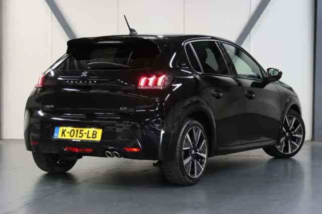 Peugeot 208 (2021) thumbnail 3