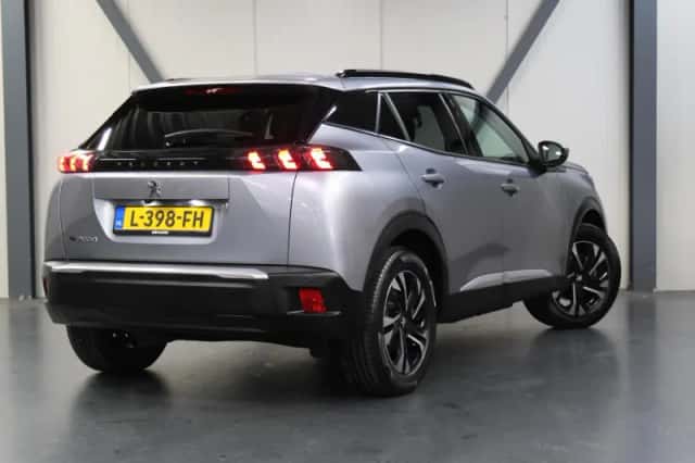 Peugeot e-2008 (2021) thumbnail 3
