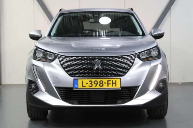 Peugeot e-2008 (2021) thumbnail 5