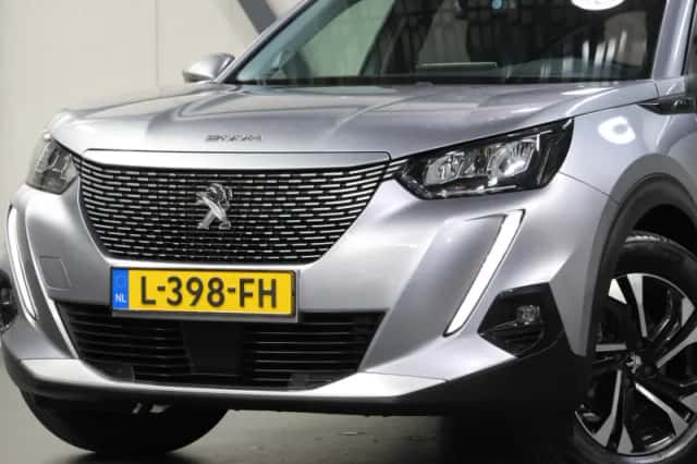 Peugeot e-2008 (2021) thumbnail 6