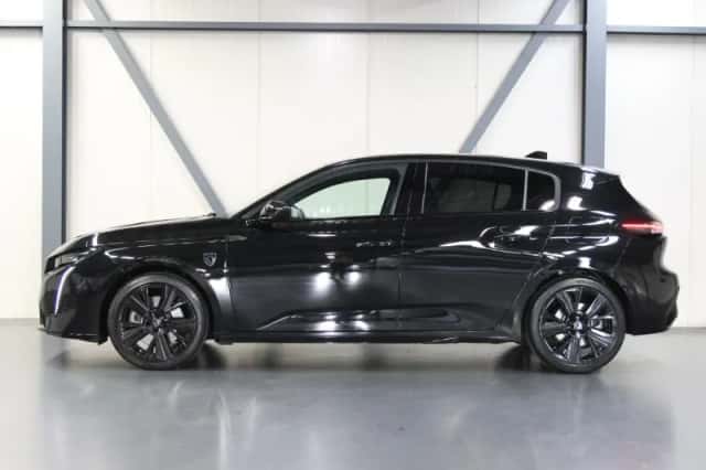 Peugeot 308 (2022) thumbnail 2