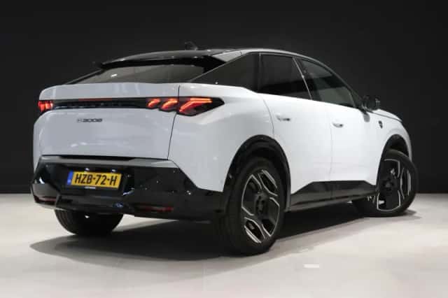 Peugeot e-3008 (2025) thumbnail 3