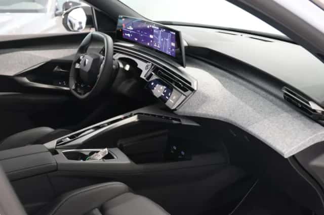 Peugeot e-3008 (2025) thumbnail 5