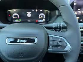 Jeep Compass (2025) thumbnail 17