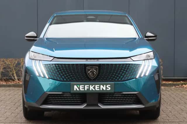 Peugeot e-3008 (2025) thumbnail 2
