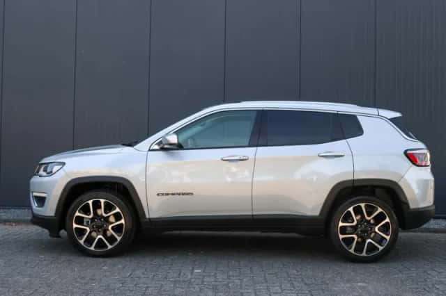 Jeep Compass (2021) thumbnail 3