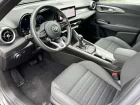 Alfa Romeo Tonale (2023) thumbnail 11