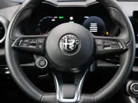 Alfa Romeo Tonale (2023) thumbnail 24